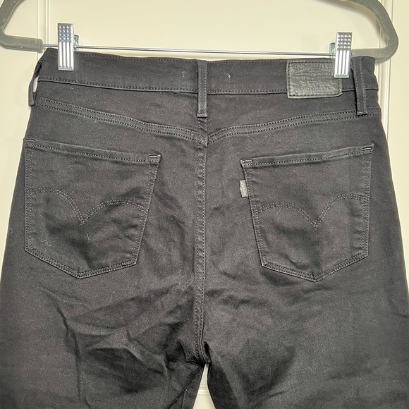 Levis 724 Black High Rise Straight Crop (29) - Picture 7 of 7